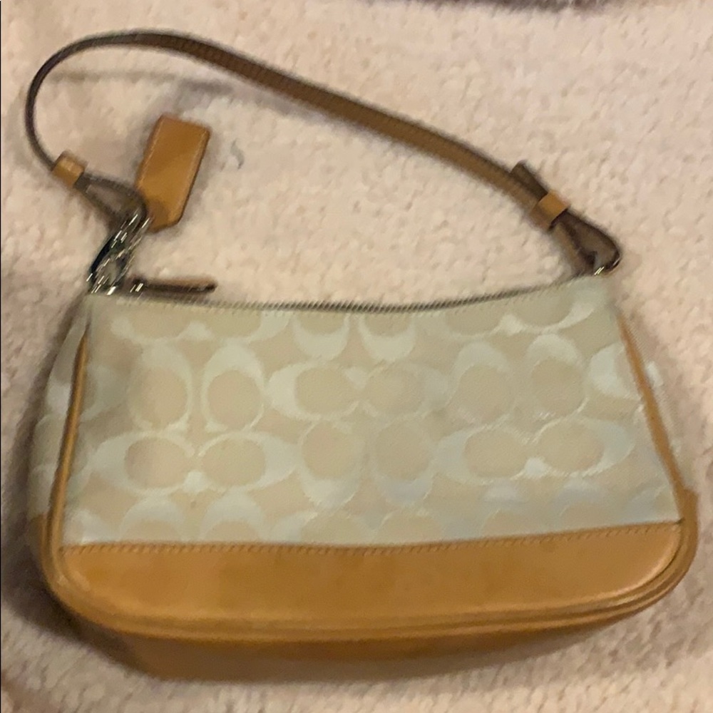 Little Coach tan w tan leather bottom